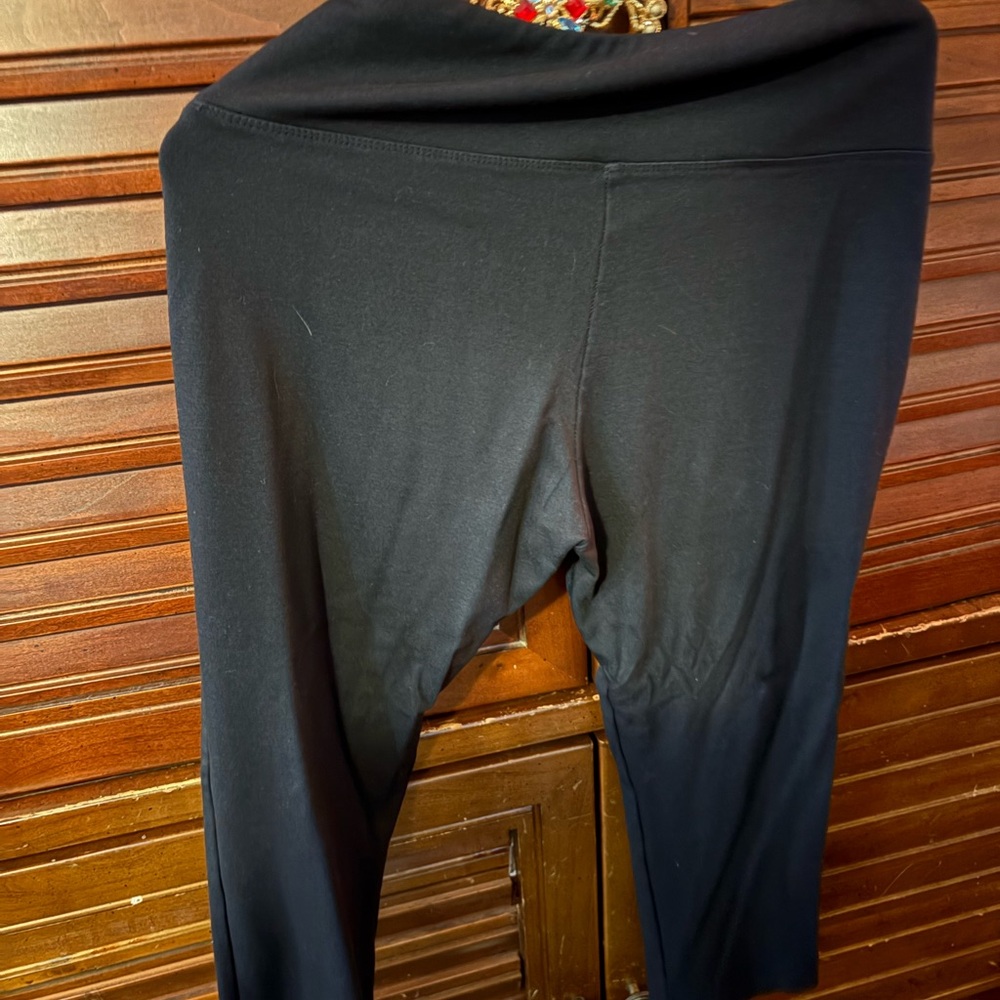 Chic Black Lace-Up  capris